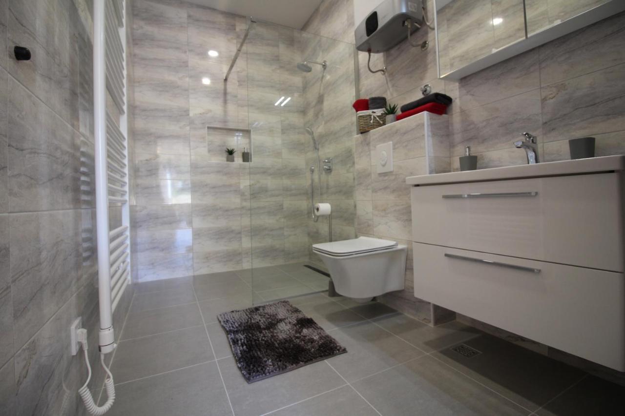 Centre1free Parking 1 Floor Makarska